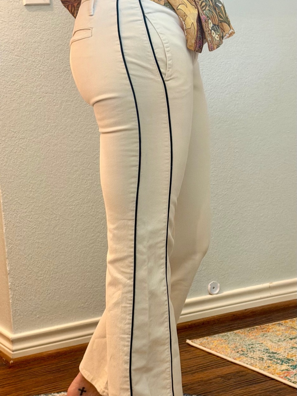 MOTHER The Piped Wilder Flare Jeans Cream For A Day | Size 27 | Piping